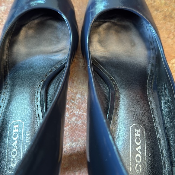 Coach Sherri Navy Blue Patent Leather High Block Heel Pumps - Sz 8B EUC - Picture 7 of 7